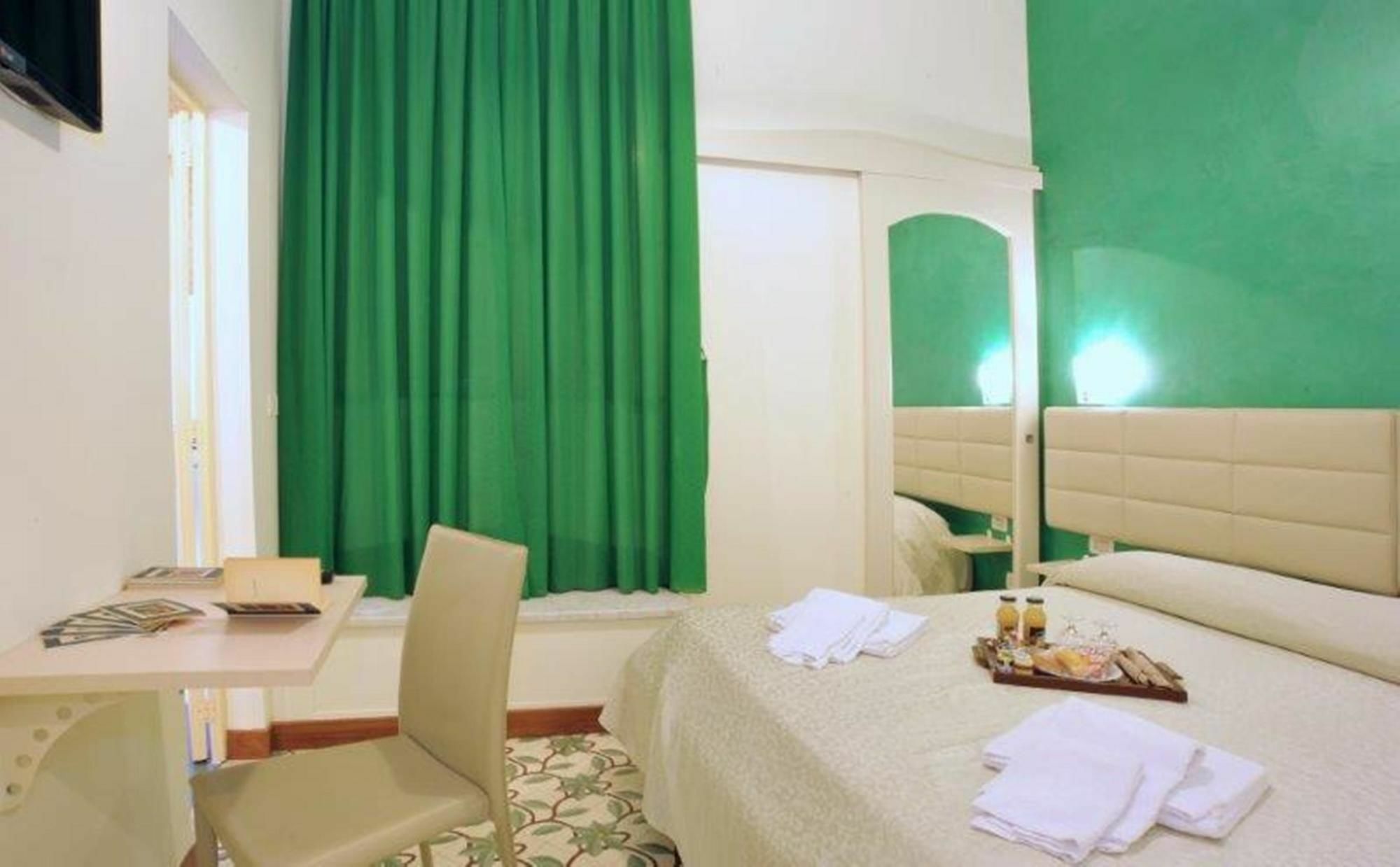 B&B Maison D'Art Sorrente Extérieur photo